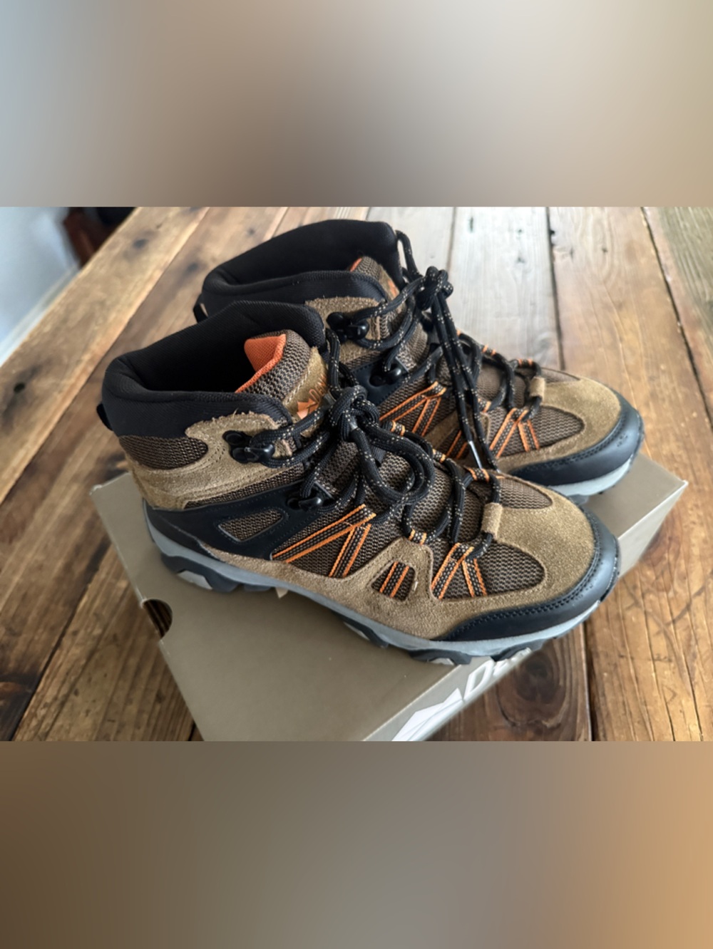 Denali Hiking Boots Youth size 6, Brown/Tan/Orange (barely used)